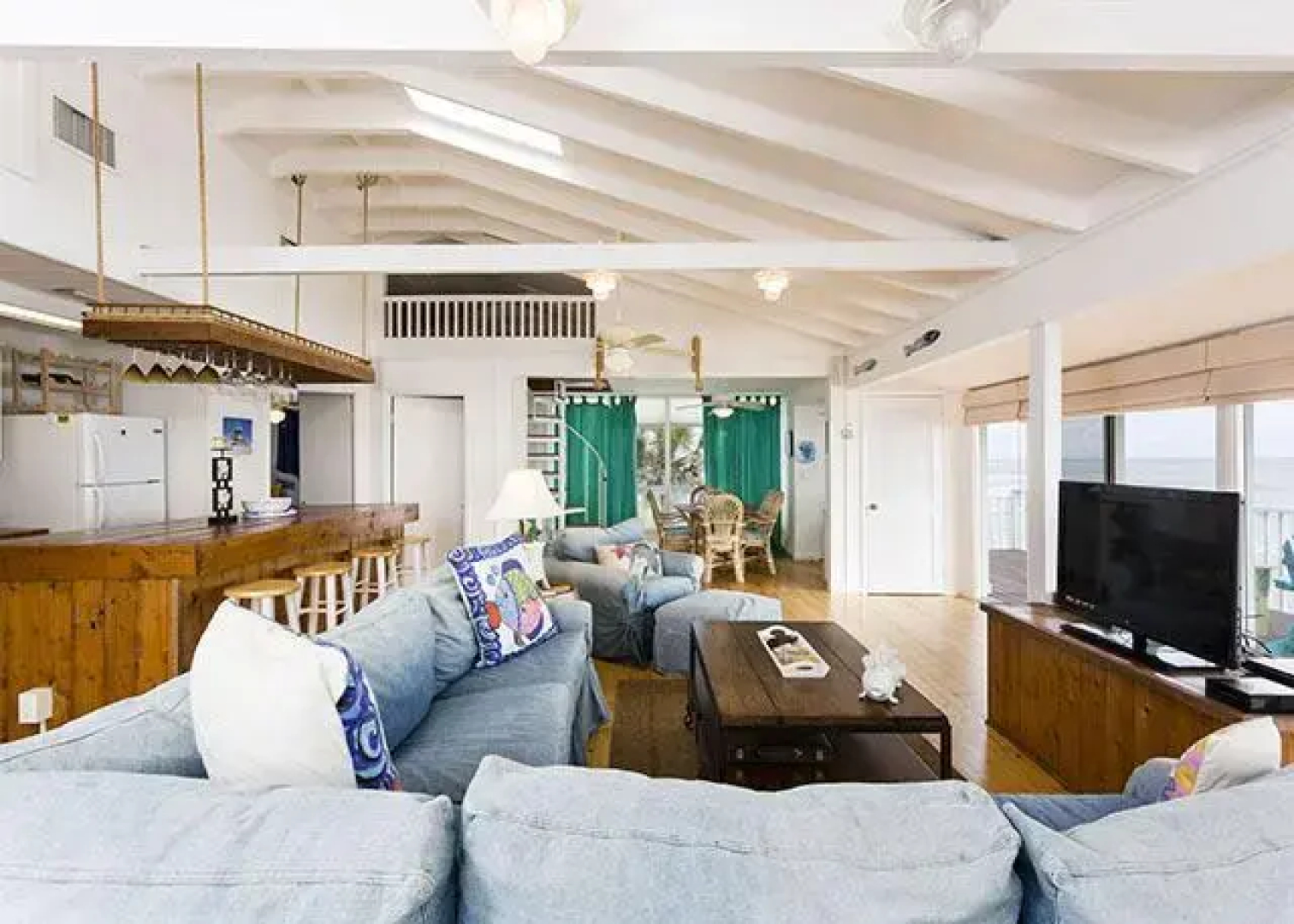 Blue Parrot by Vacation Rental Pros