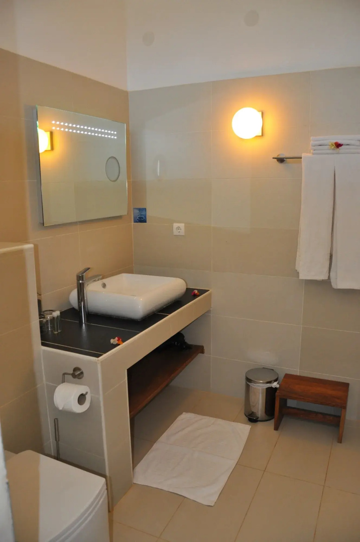Leo's Beach Hotel & Restaurant - Adults Only