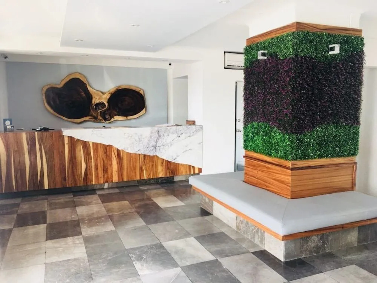 Hotel & Suites Plaza Manzanillo