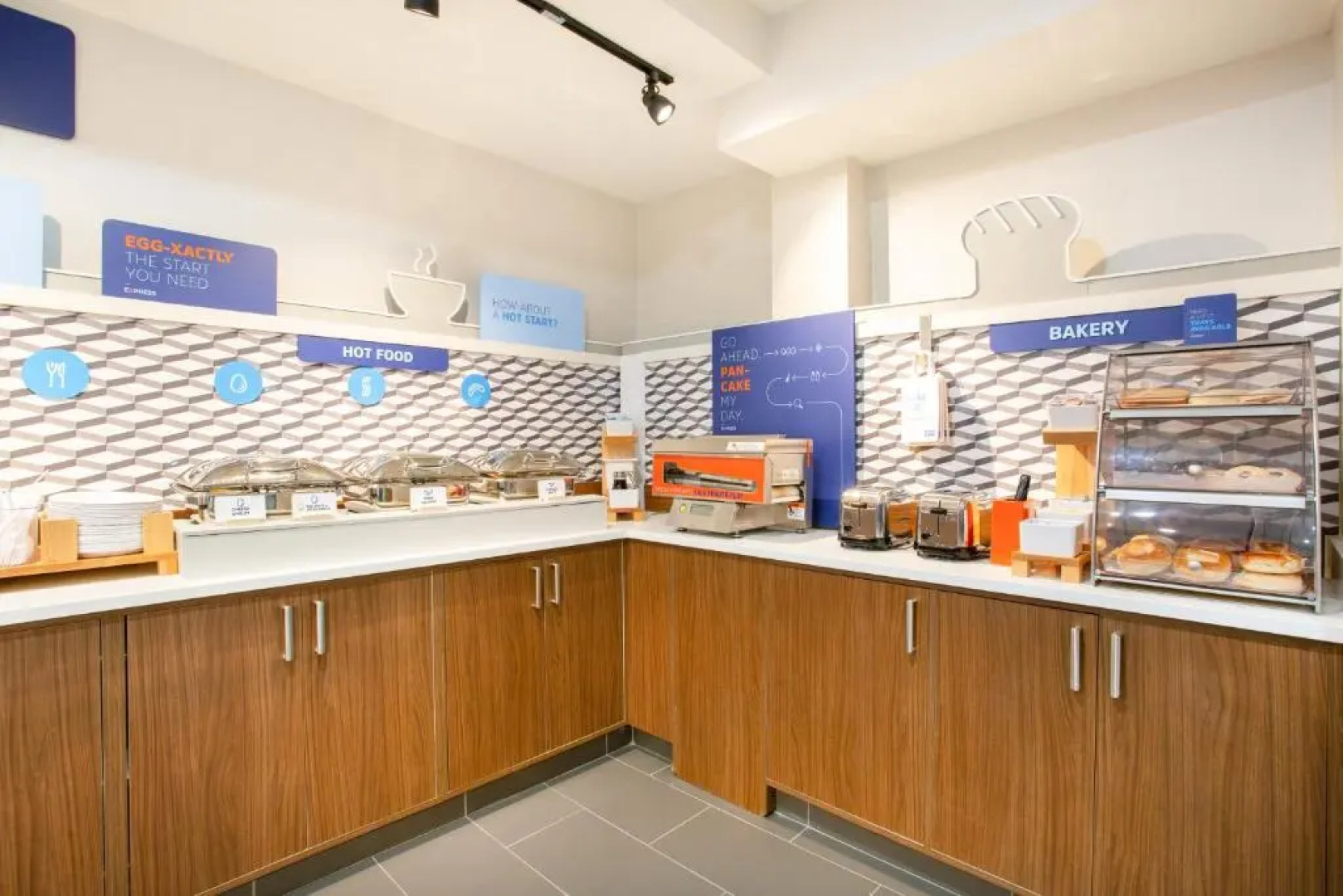 Holiday Inn Express & Suites Lincoln City by IHG