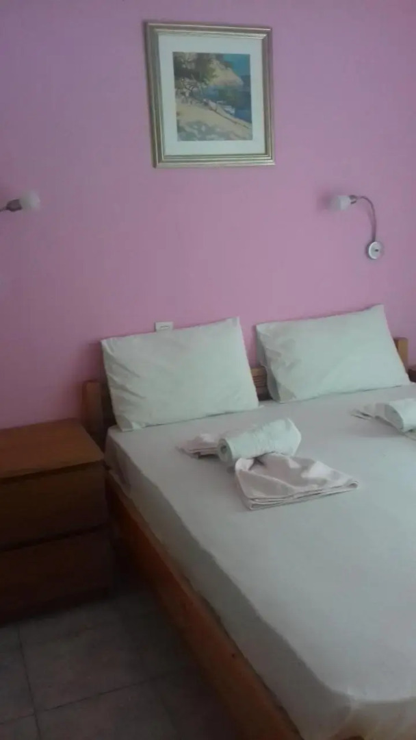 Babis Taverna & Rooms