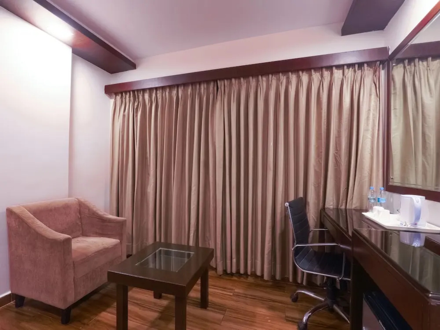 Capital O 1710 Hotel The Supreme