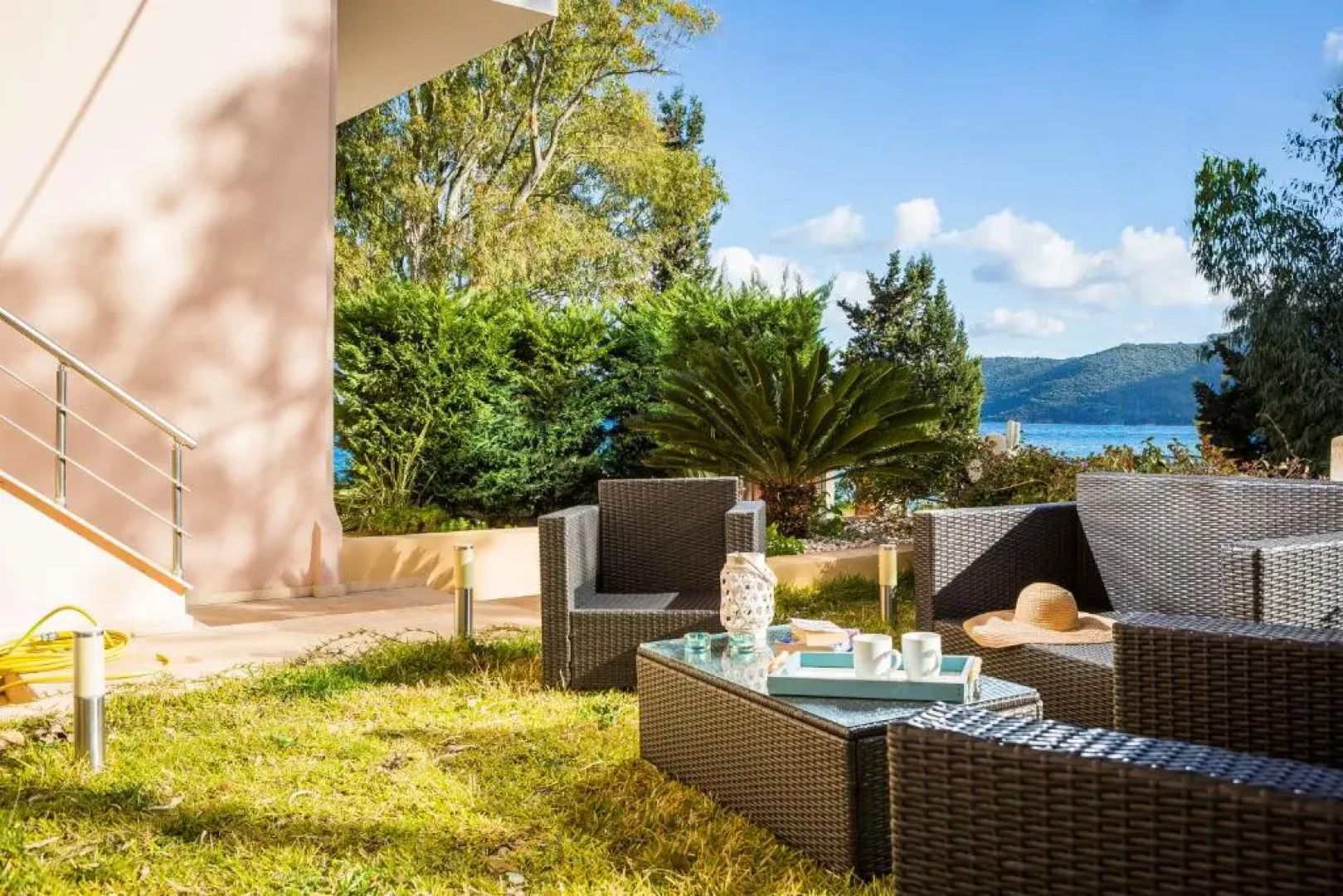Apartment Lilly, brand new apartment with communal pool, 10 meters from sea