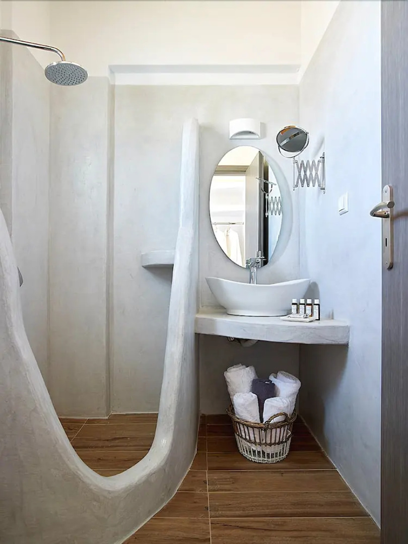 Lithos Luxury Rooms - Adults Only