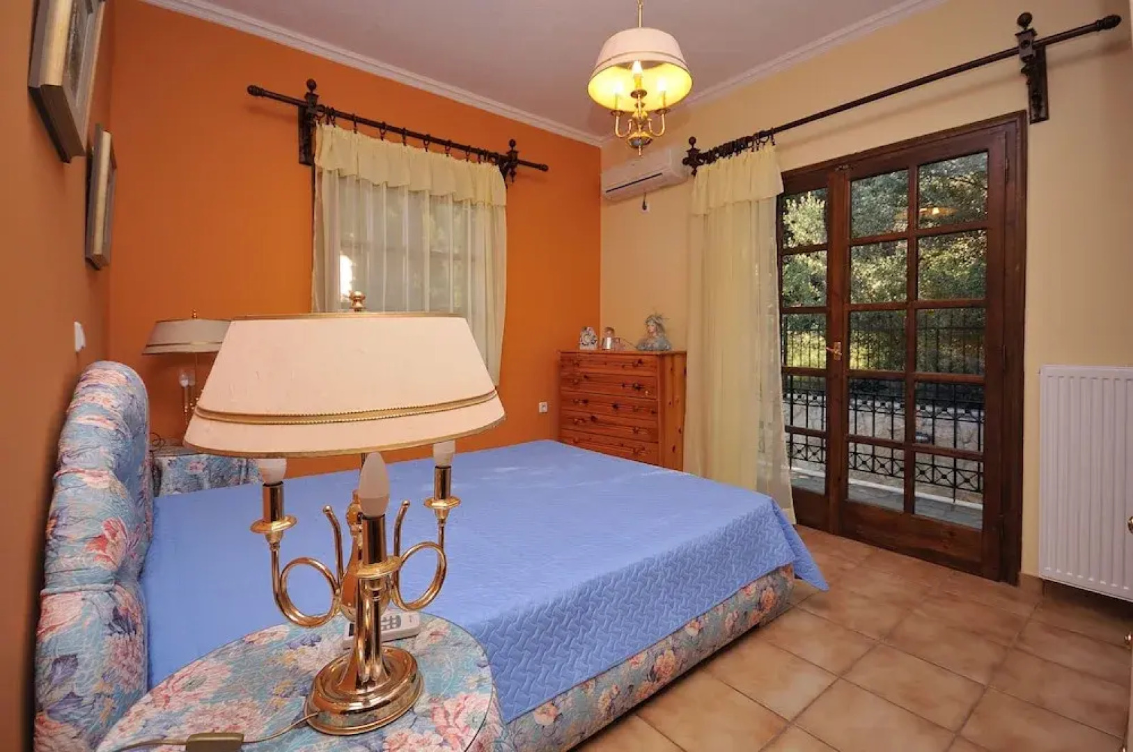 Family Maisonette with Pool near Beach