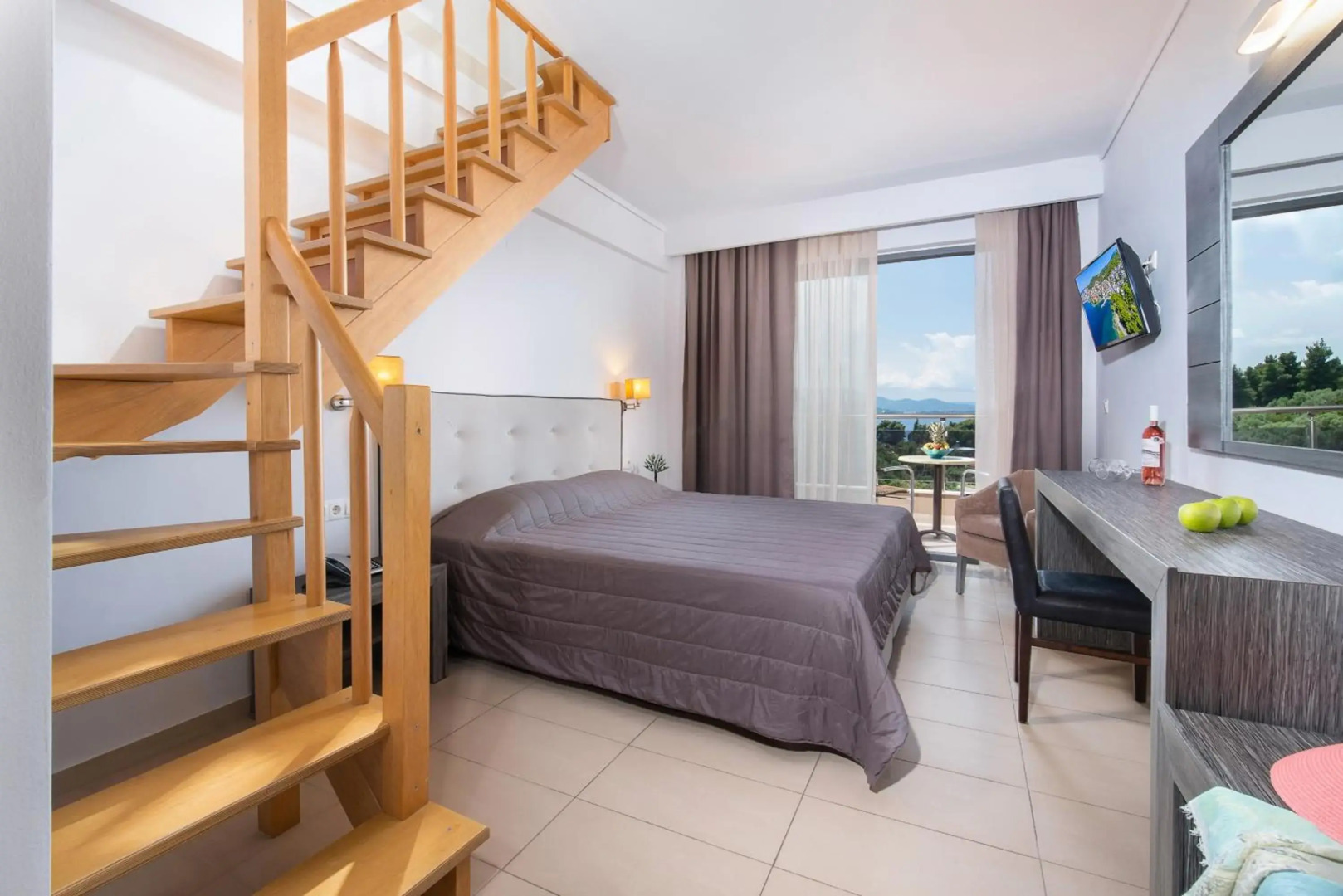 Lagomandra Hotel and Spa