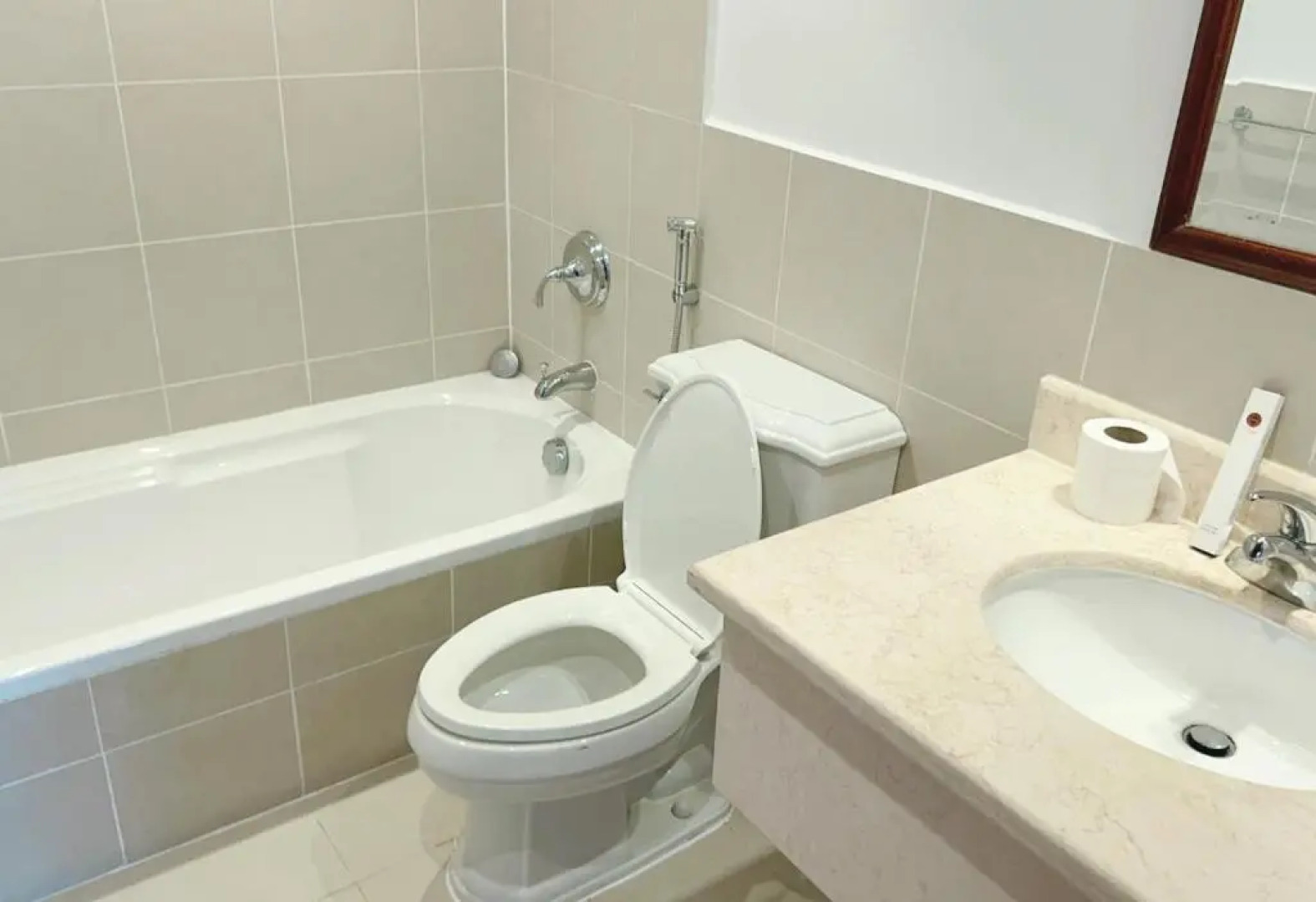 رويال مارينا 2 بانوراما علي البحر مباشر عوائل فقط