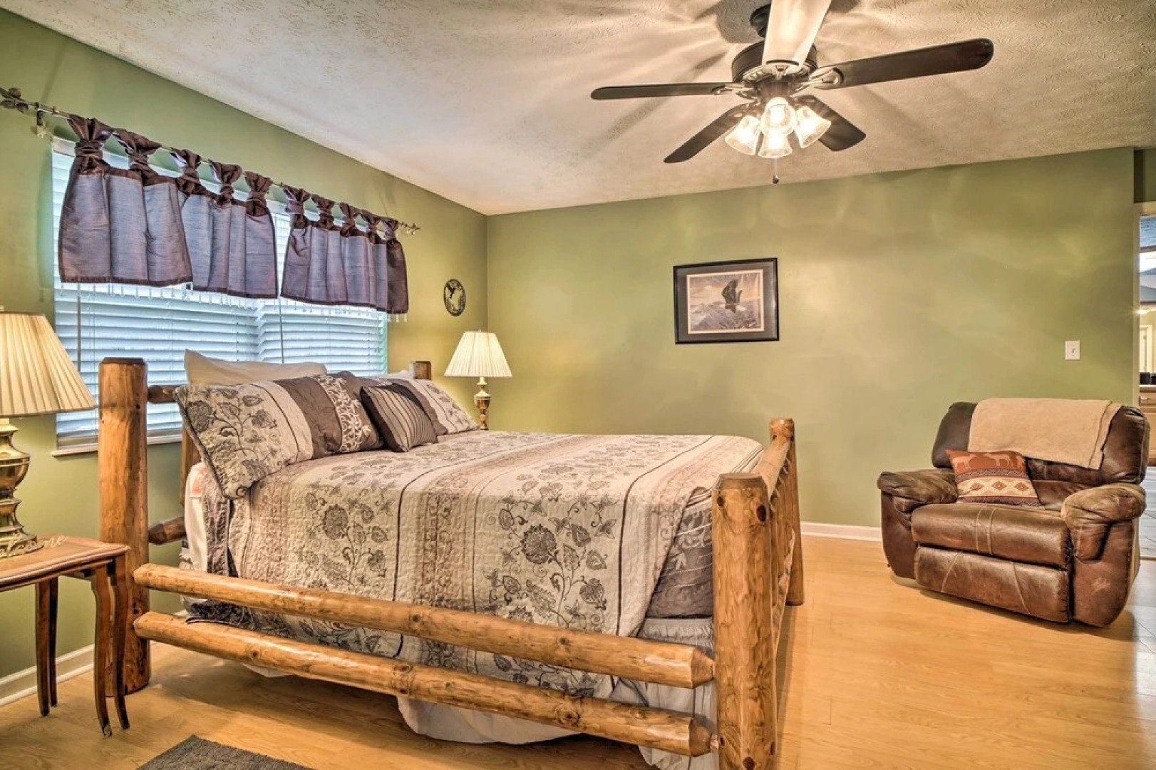 Charming 'hideaway Haven' Near Pigeon Forge!