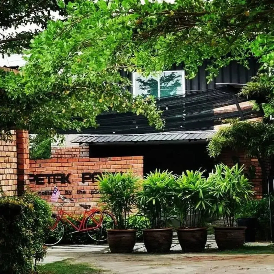 Petak Padin Cottage by The Pool