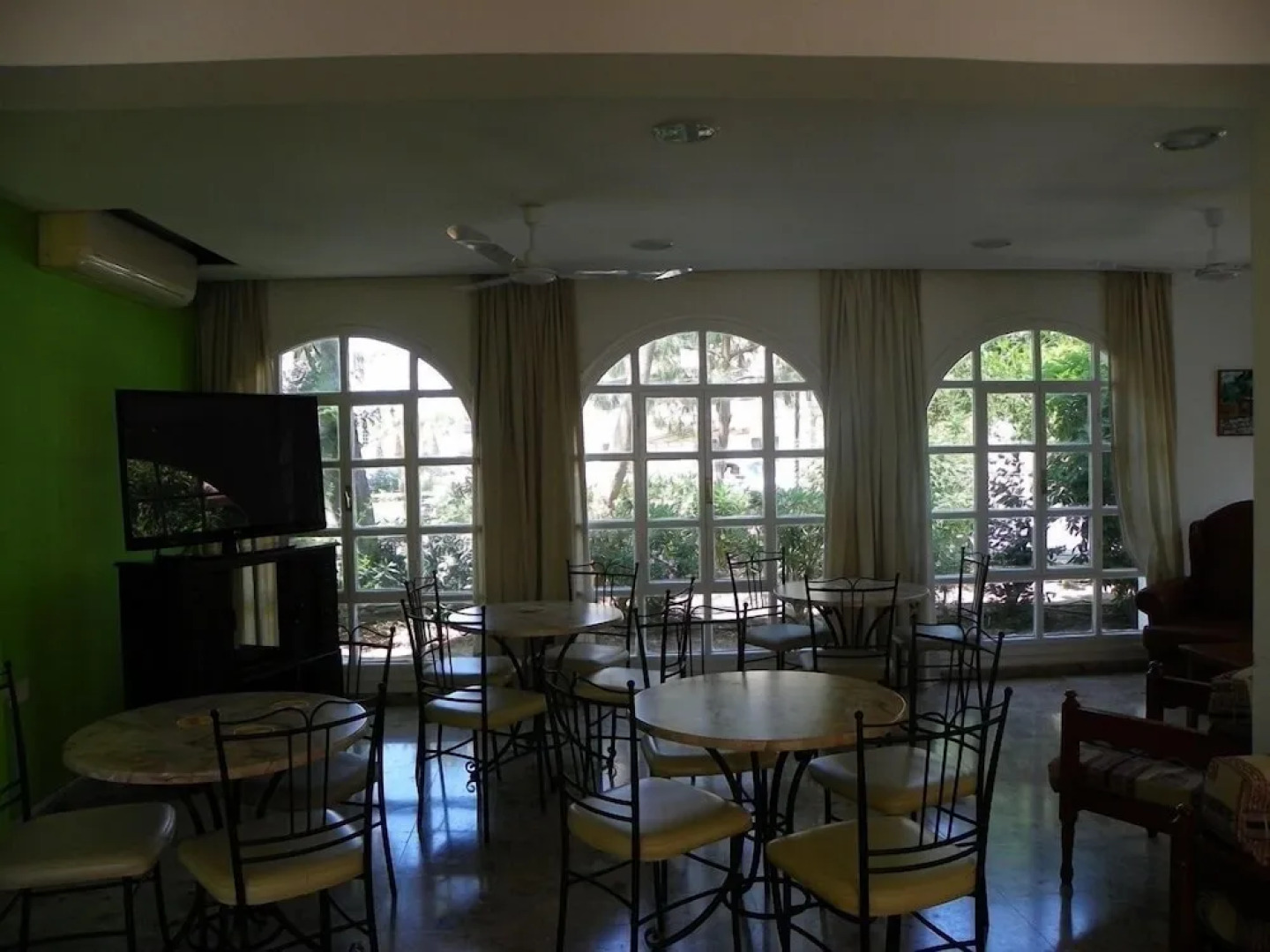 Sea 'n Lake View Hotel Apartments