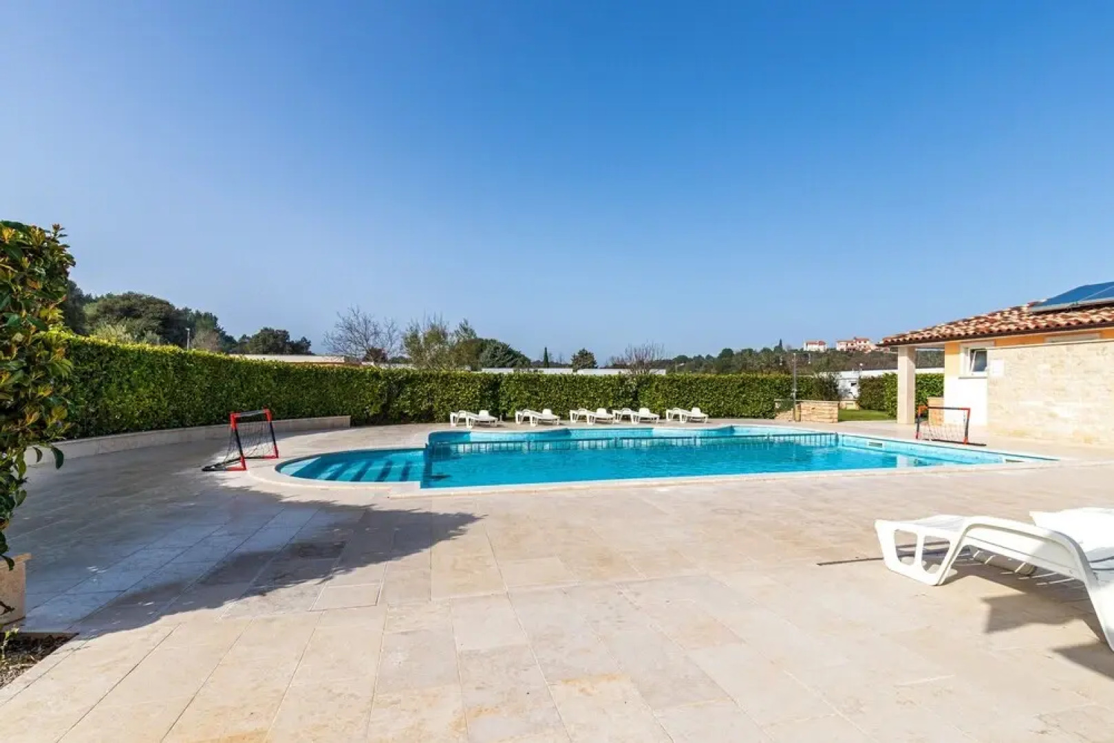 Pool Apartment Suzi 1