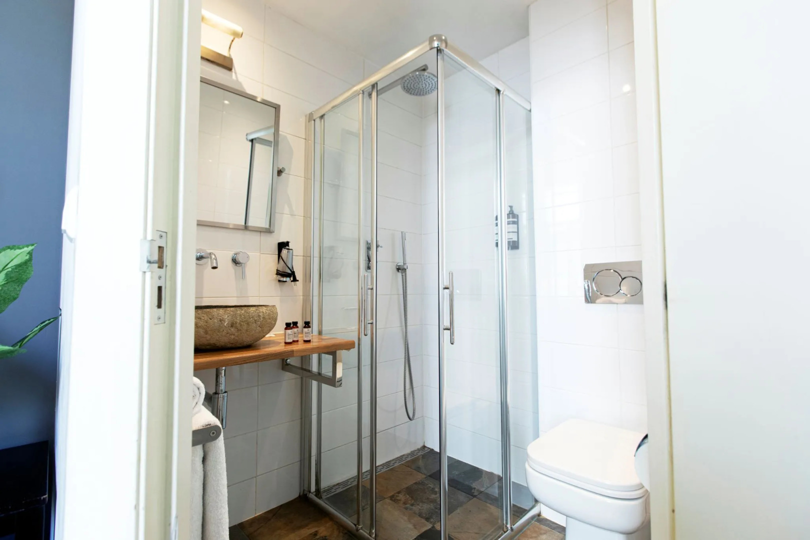 Quentin Hotel Golden Bear