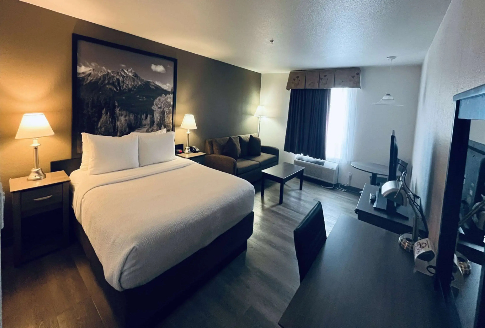 Super 8 by Wyndham Dawson Creek