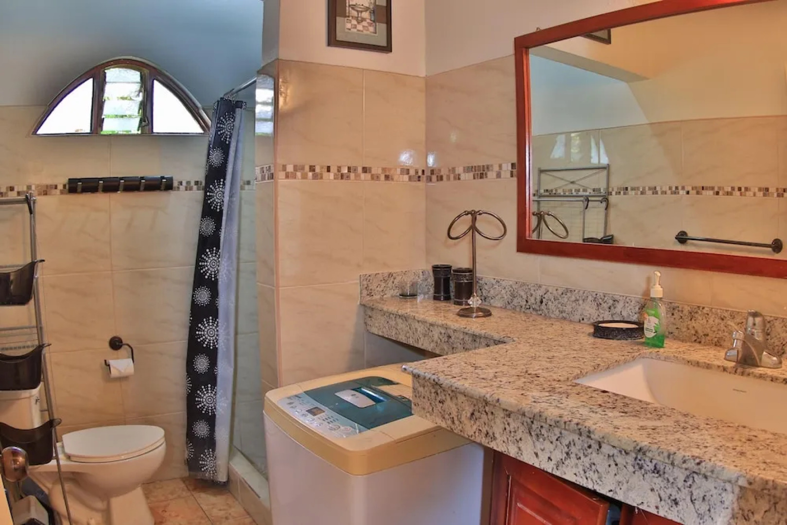 Charming 2 Bdrm Tuscany-style Villa