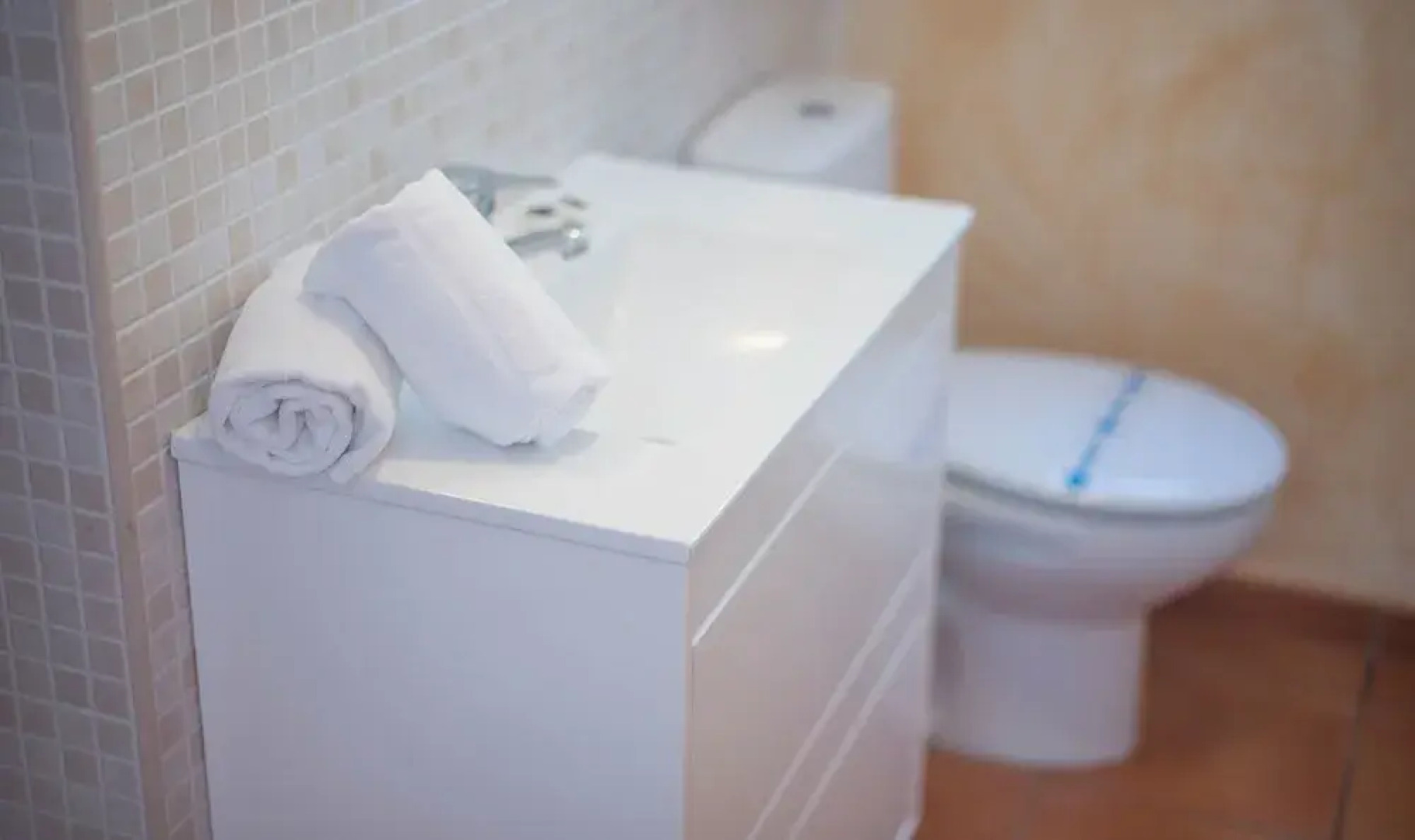 Modern House For Families (R77)