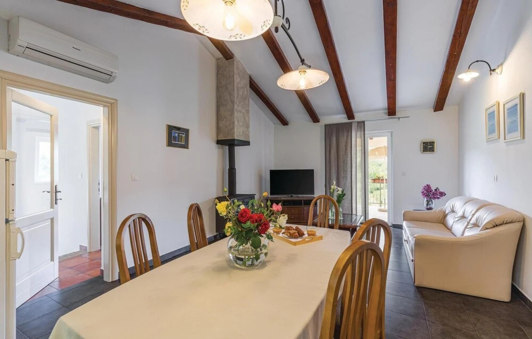 Beautiful Home in Kranjci With Wifi and 4 Bedrooms