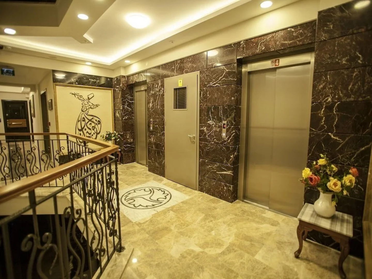 Lion Park Suits & Residence