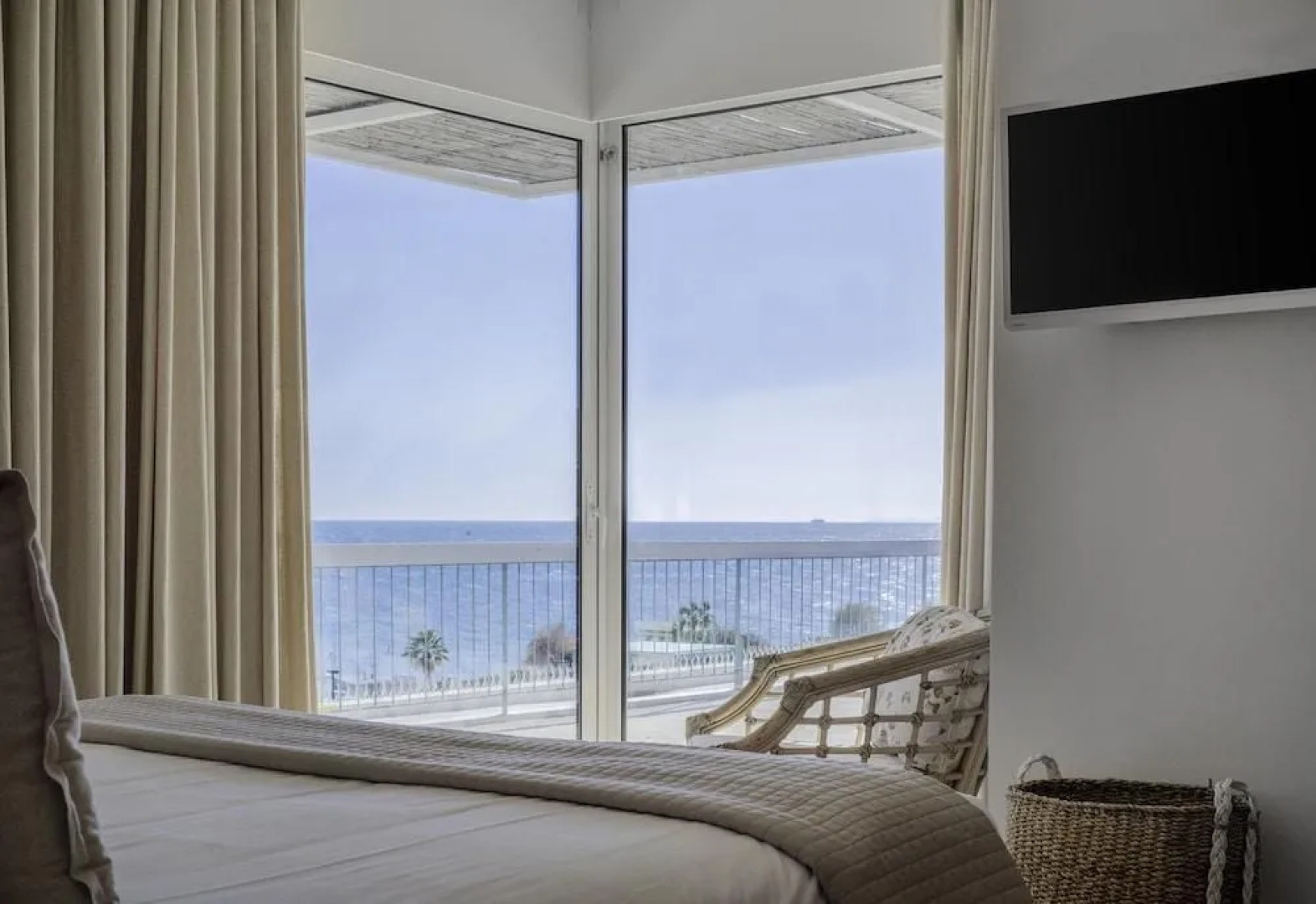 Sea View Beach Penthouse – Athens Coast