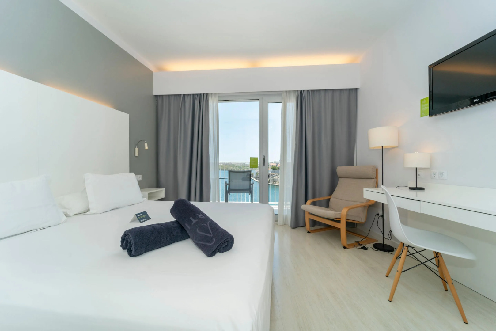 ARTIEM Carlos - Adults Only Hotel