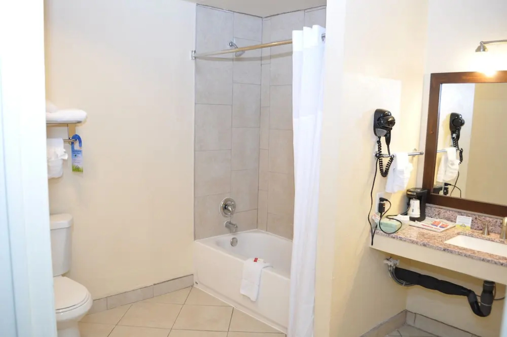 Evergreen Hotel & Suites