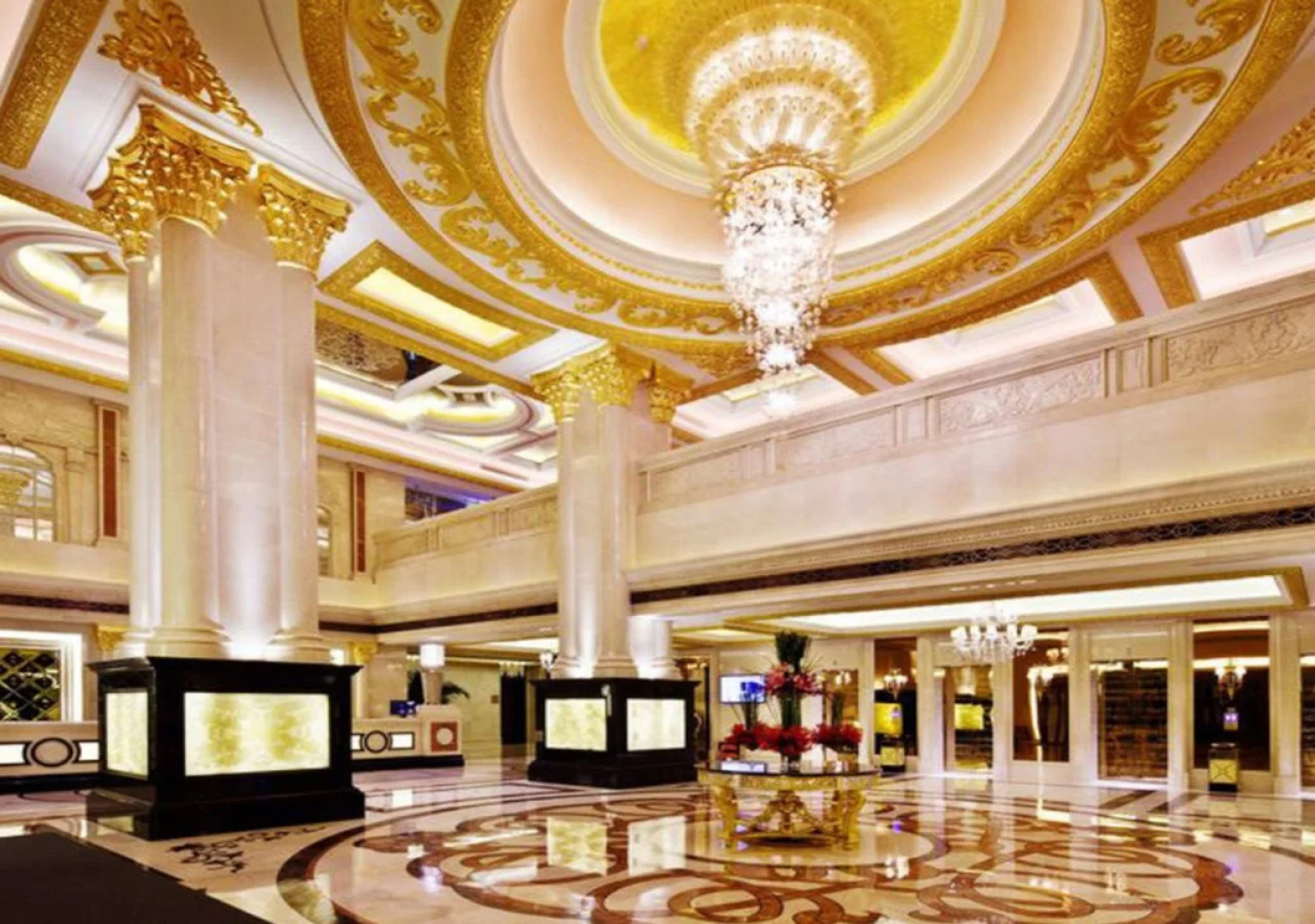 Noble International Hotel