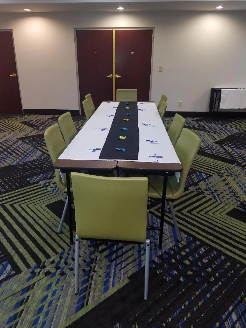 Holiday Inn Express Hotel & Suites Kingsport-Meadowview I-181