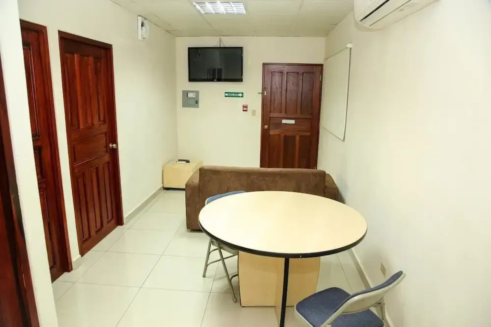 JL Serracin Apart Hotel