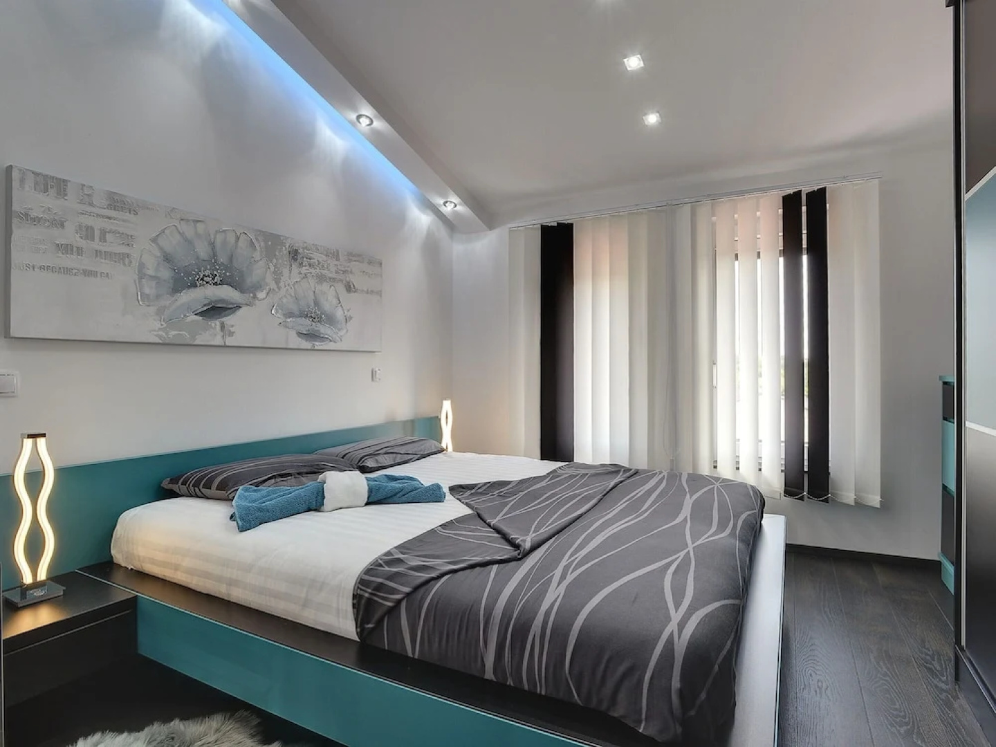 Modern Villa With Private Pool Consisting of 2 Apartments Near the Beach