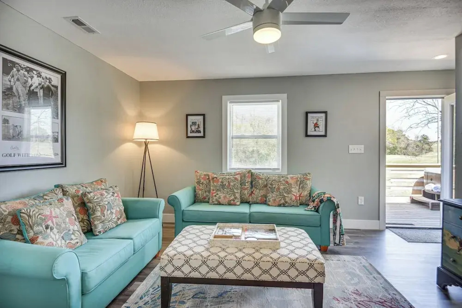 Kitty Hawk Apartment w/ Hot Tub - 1 Mi to Beach!