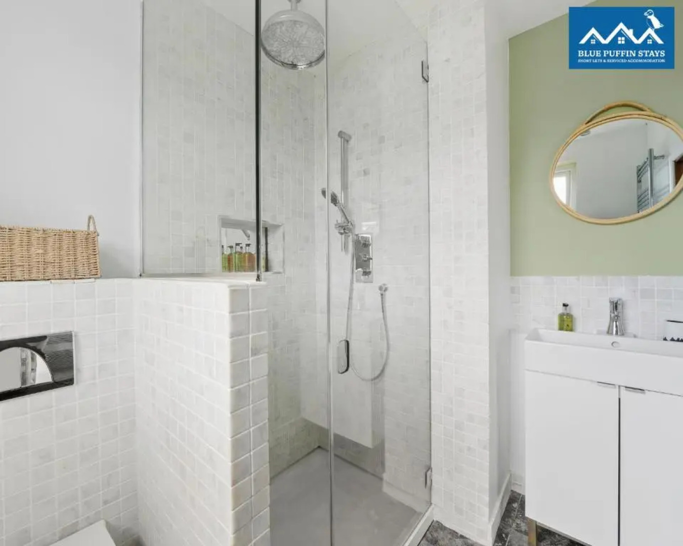 4 Bed Luxury Design House By Blue Puffin Stays with Hot tub, Foosball & Parking