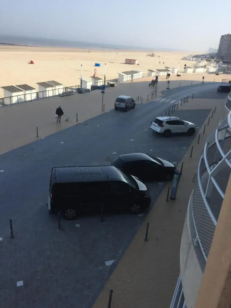 Prachtige Studio in Oostende Met Verwarmd Zwembad