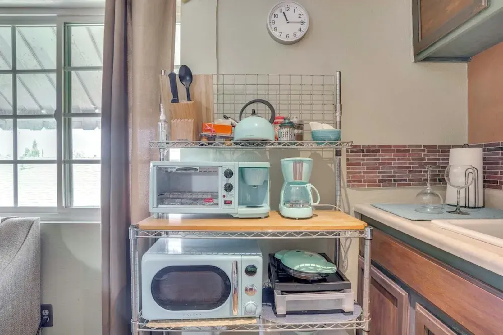 Pet-friendly Studio in Costa Mesa - 7 Mi to Beach!