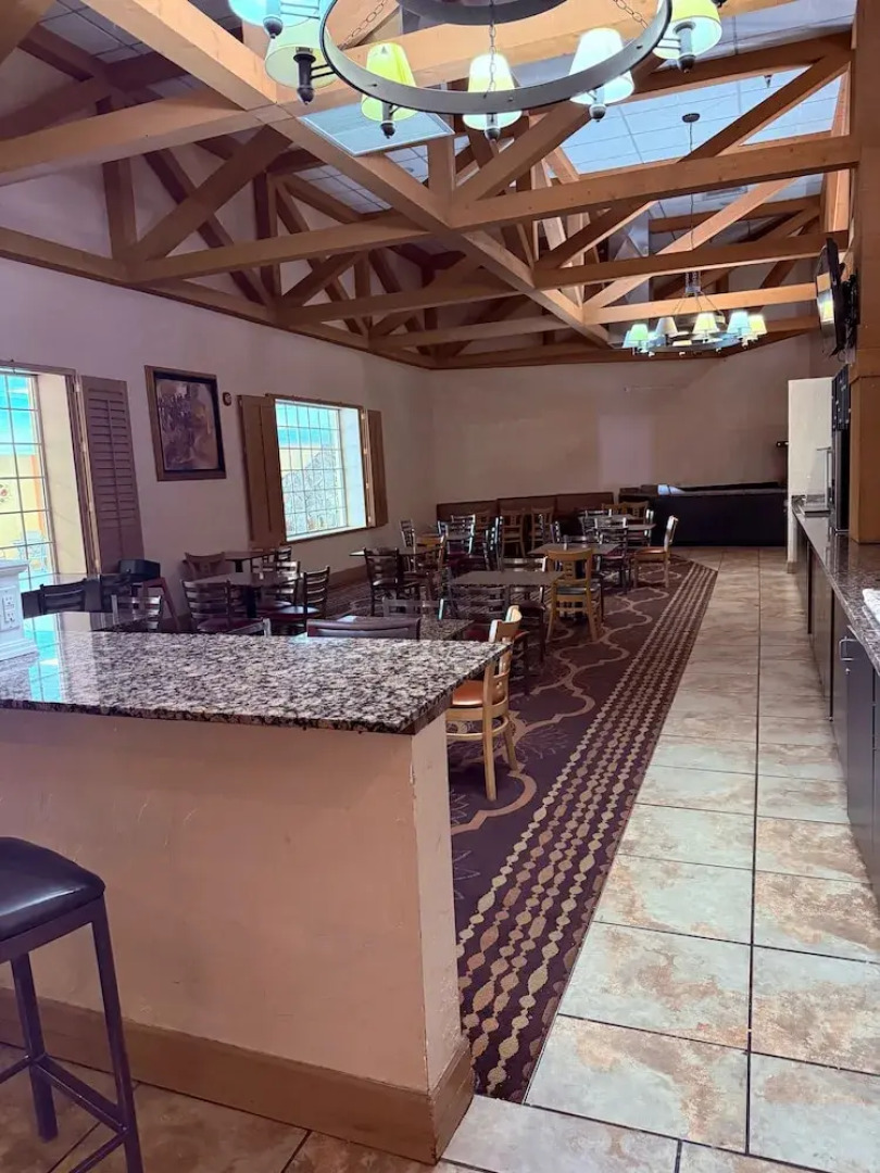 Mountain Valley Inn & Suites