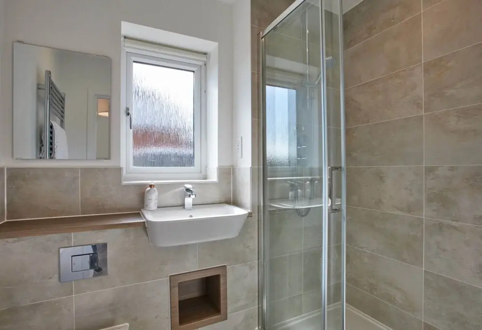 Ebbsfleet International Apartment