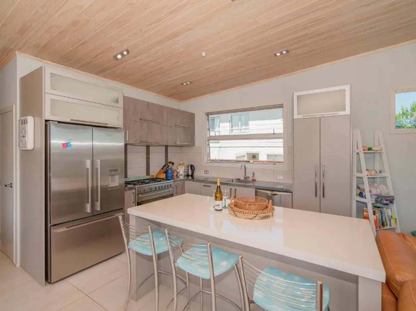 Castaway Bach - Whangamata Holiday Home