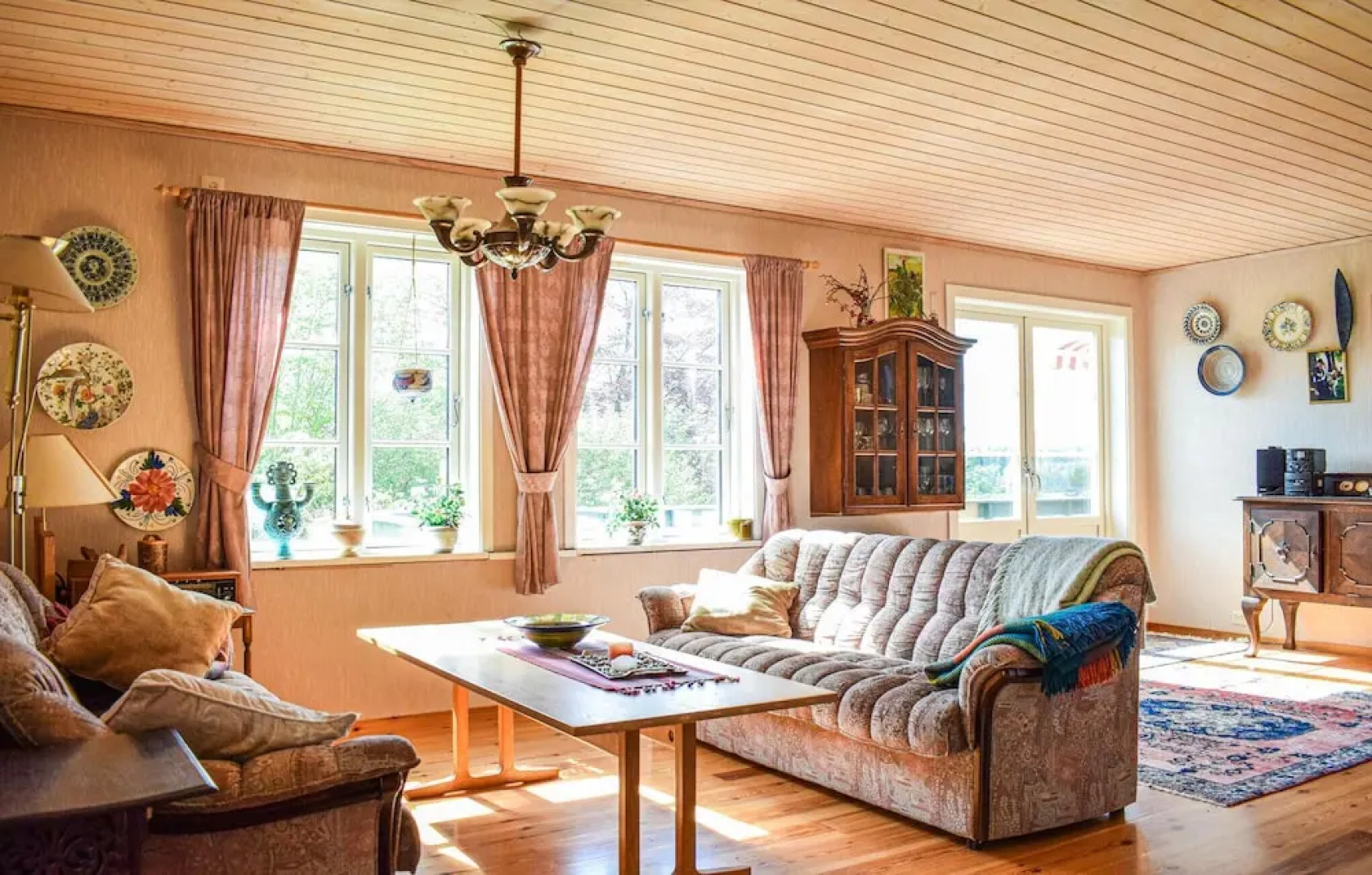 Awesome Home in Lonevåg With 4 Bedrooms and Wifi