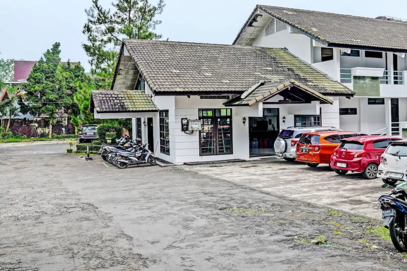 OYO 92324 Hotel Sinar Rejeki