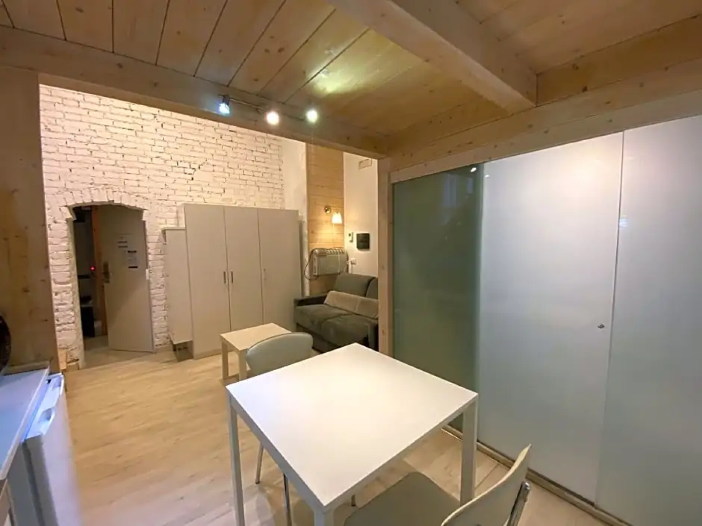 White B&B