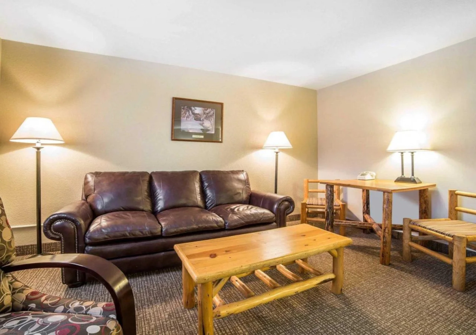 Antler Lodge - Gardiner MT