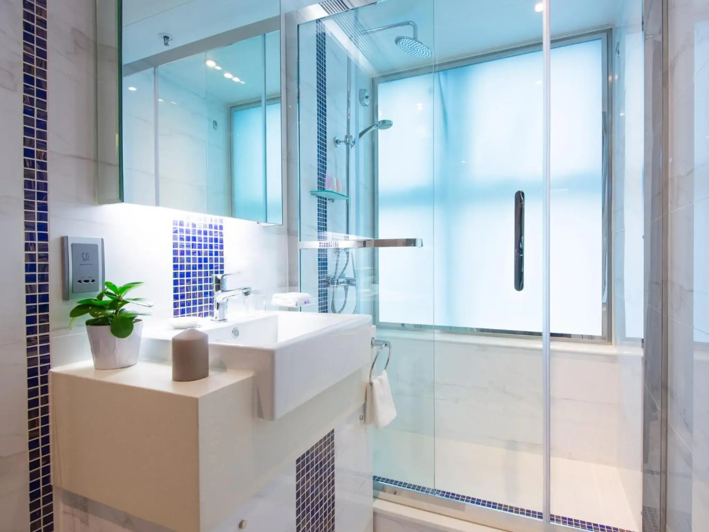 The Bauhinia Hotel Tsim Sha Tsui