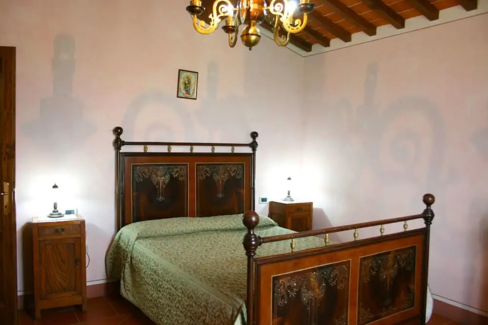 Stunning private villa with private pool, WIFI, TV, pets allowed and parking, close to Montepulc