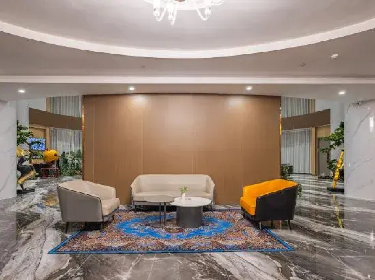 Grand Rezen Hotel Tekesi