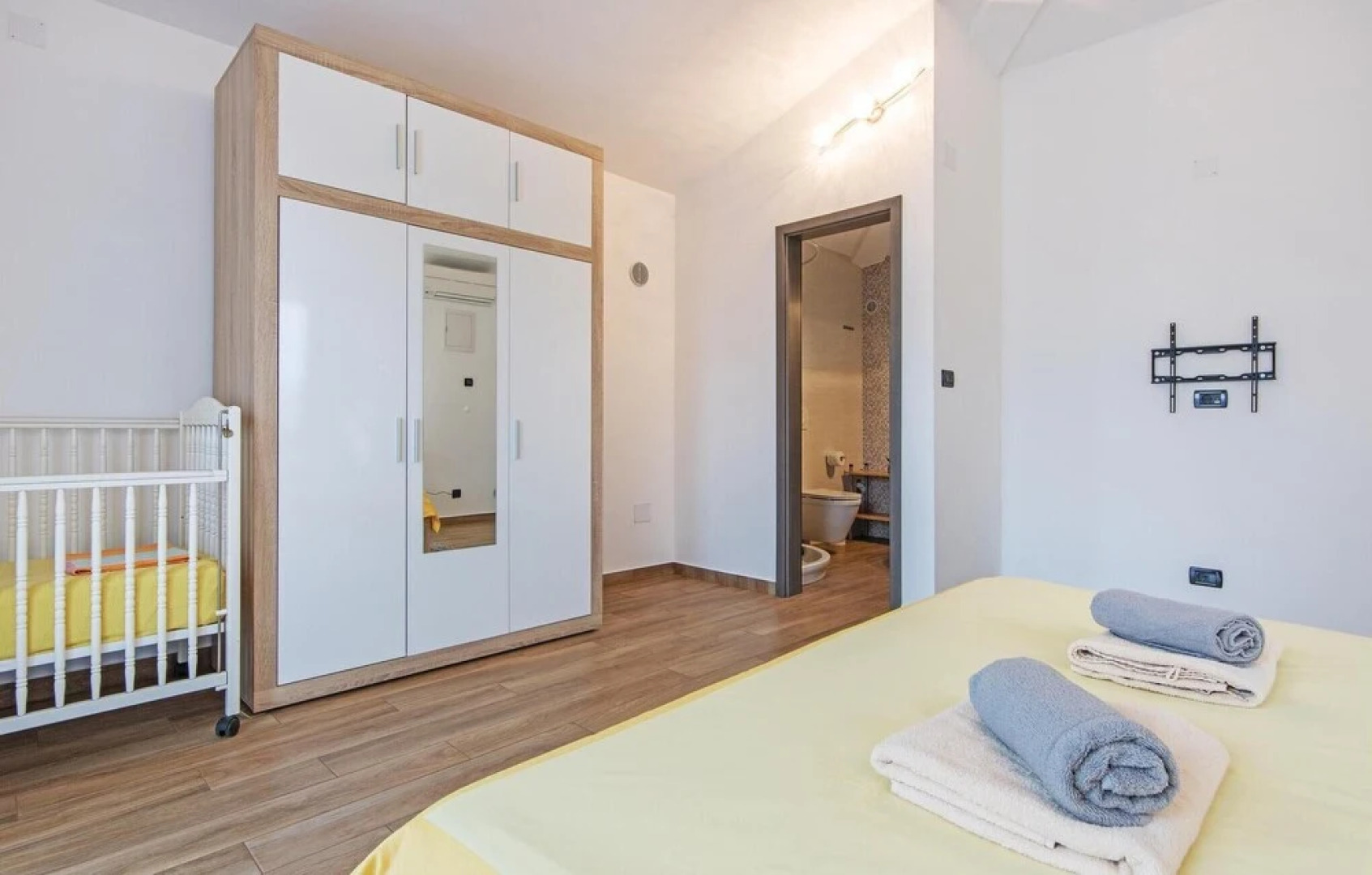 Awesome Home in Loborika With Wifi and 4 Bedrooms