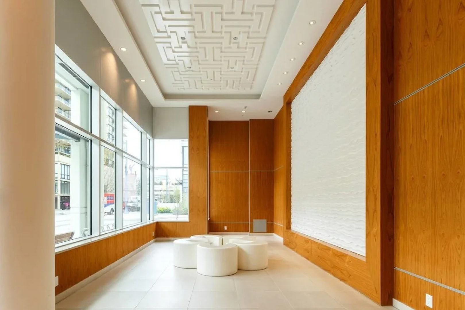 Convenient 2bdr 2BA Richmond Centre Condominium