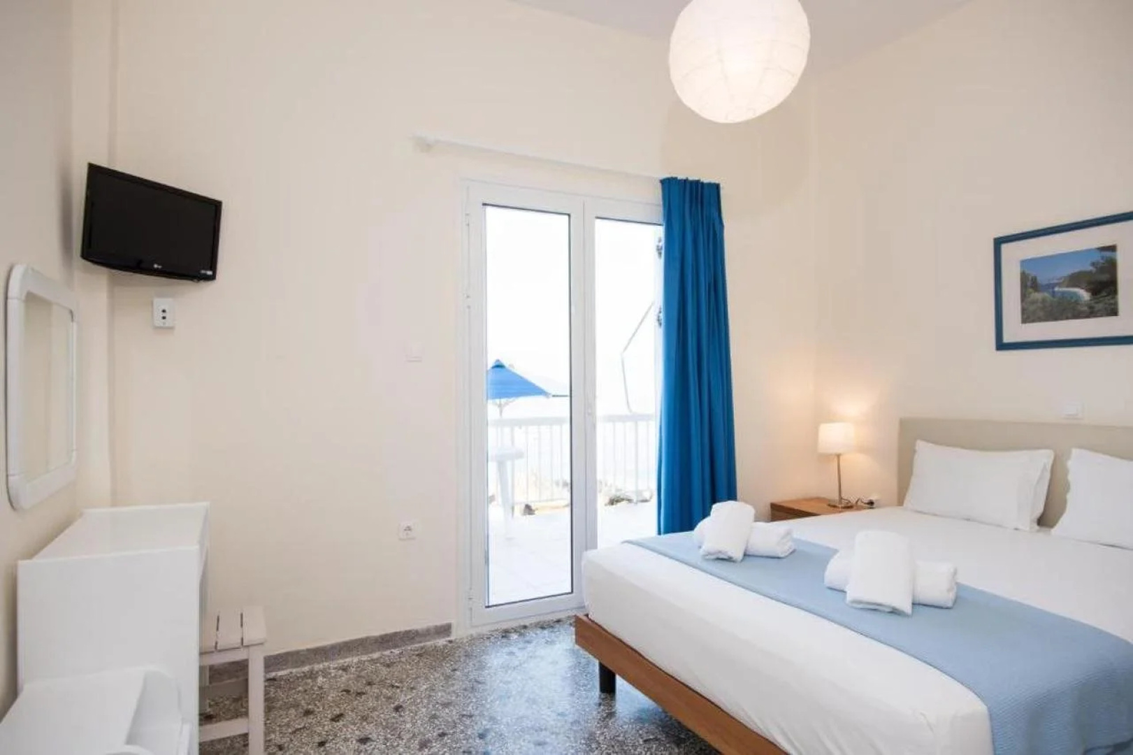 Spacious Apartment on the Beachfront