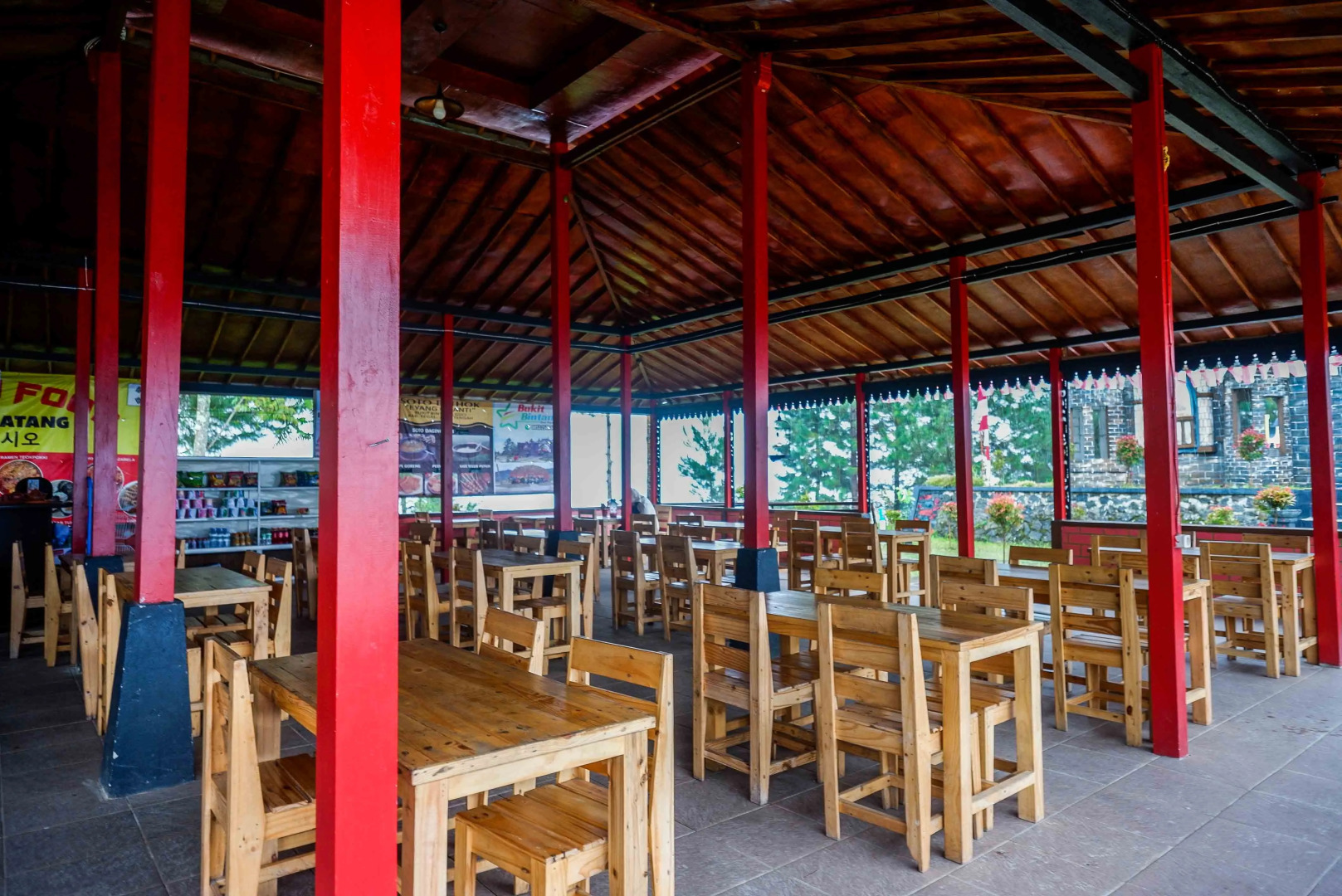 RedDoorz @ Guci Tegal