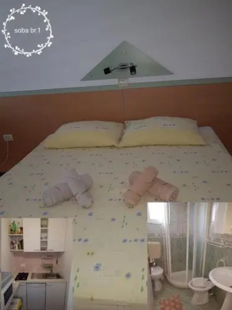 Apartments & Rooms Villa Adamović