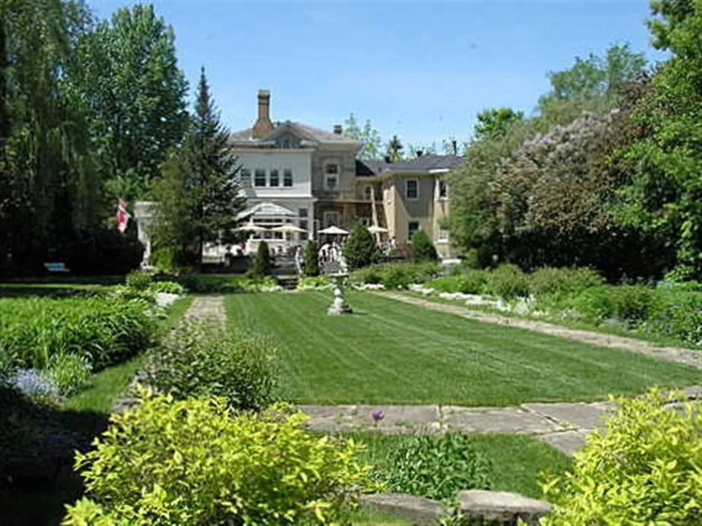 Perth Manor Boutique Hotel