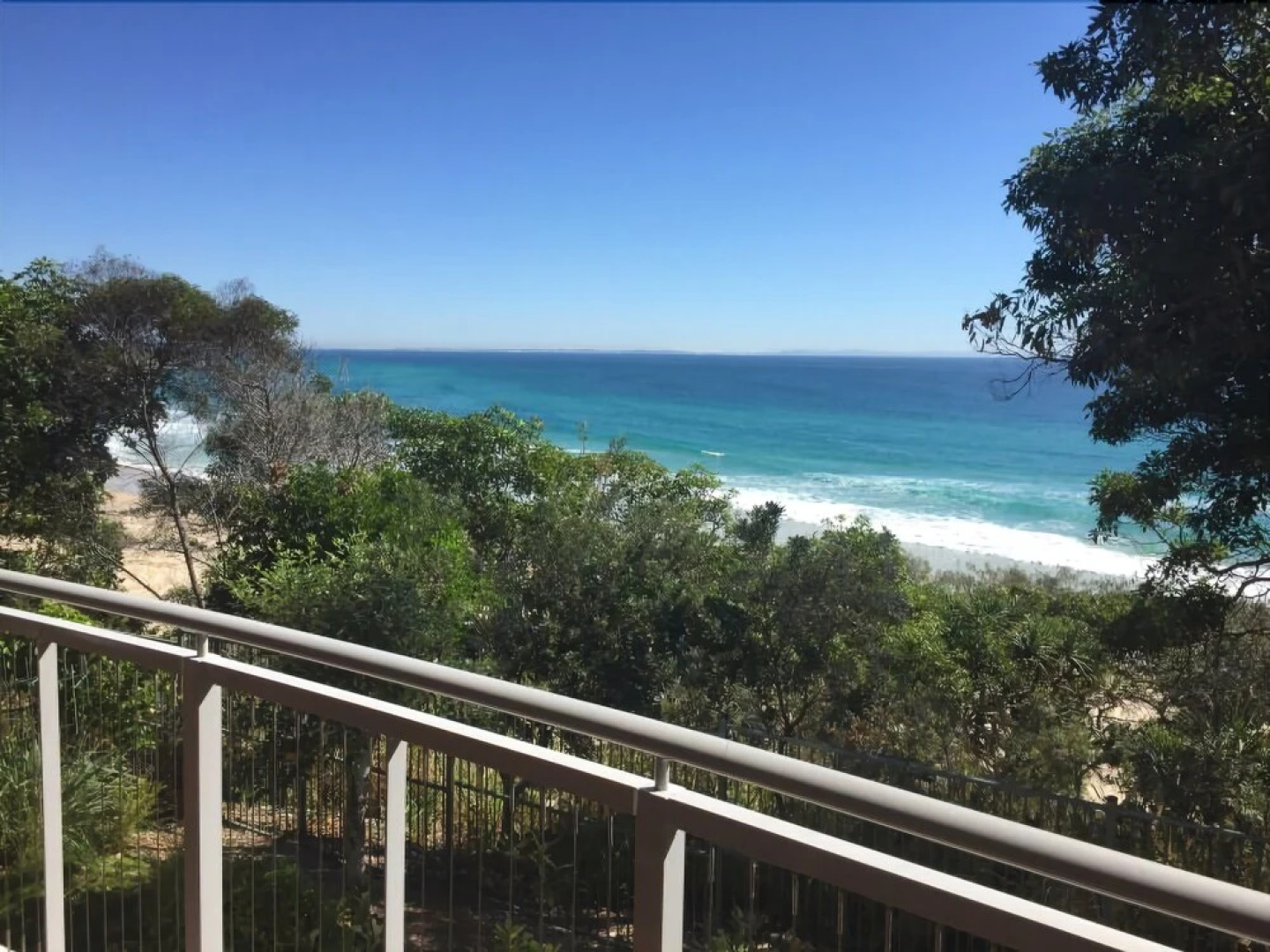Stradbroke Island Beach Hotel