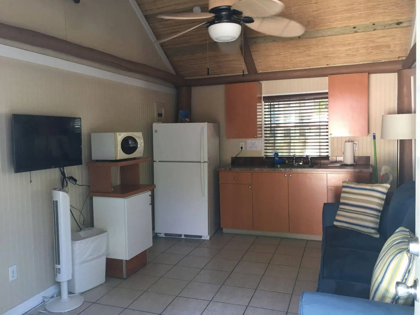 Sunset Cove Beach Resort